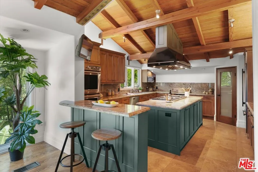 3310 Bennett Drive, Los Angeles, California 90068 home-pic-9